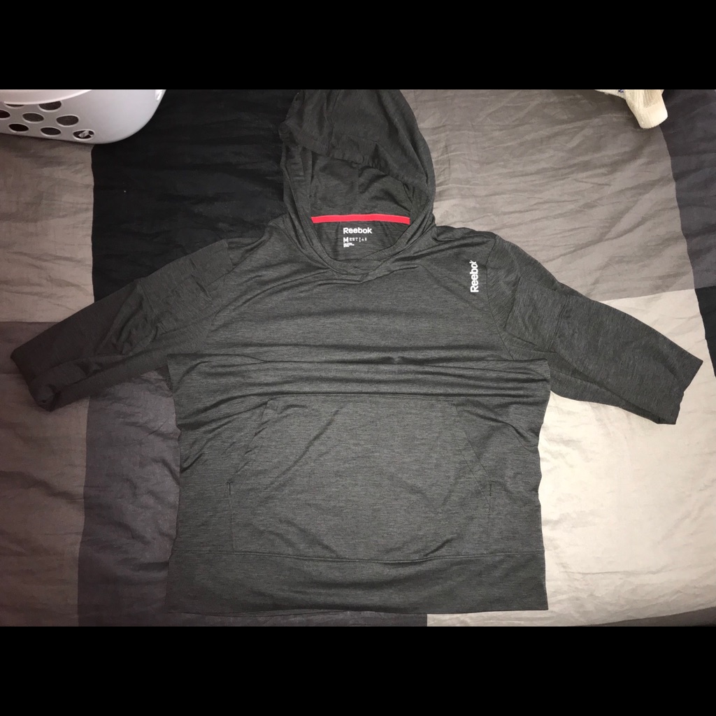 Reebok Pull Over